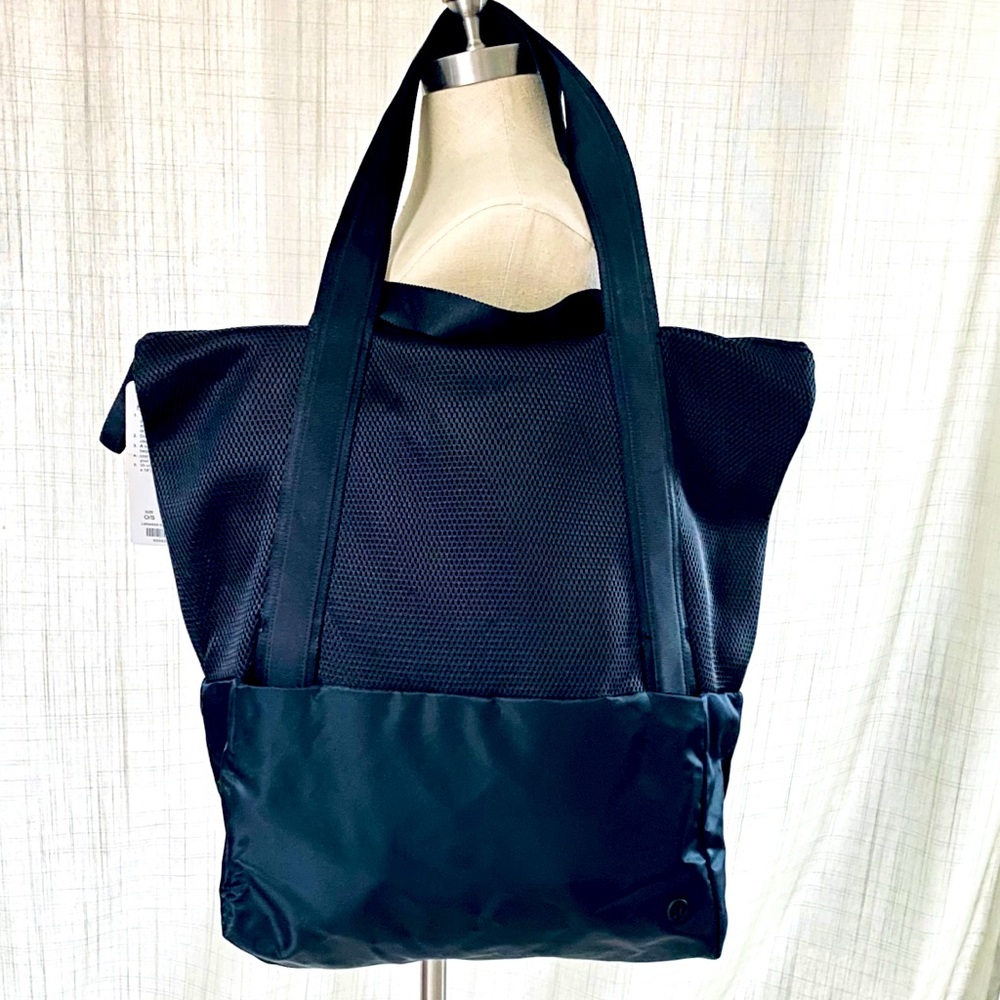 Lululemon Hot Mesh Tote - black 30L